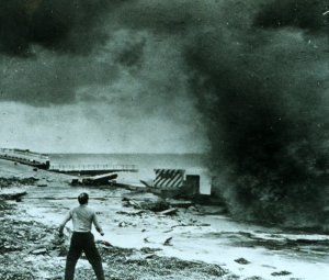 Orkan 1947 - bis heute können viele Menschen sich nicht ausreichend versichern (Wikimedia Commons)