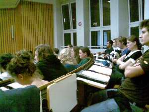 Studenten in der Ringvorlesung im Wintersemester 2008 / 2009 - jetzt in einer Neuauflage mit Bezug auf Unternehmen.